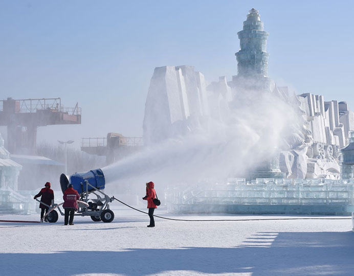 郑州三晶造雪机开封景区造雪现场