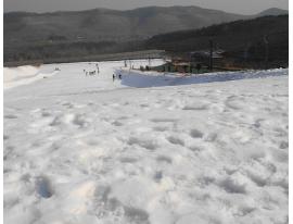 陕西山西景区滑雪场造雪机造雪现场